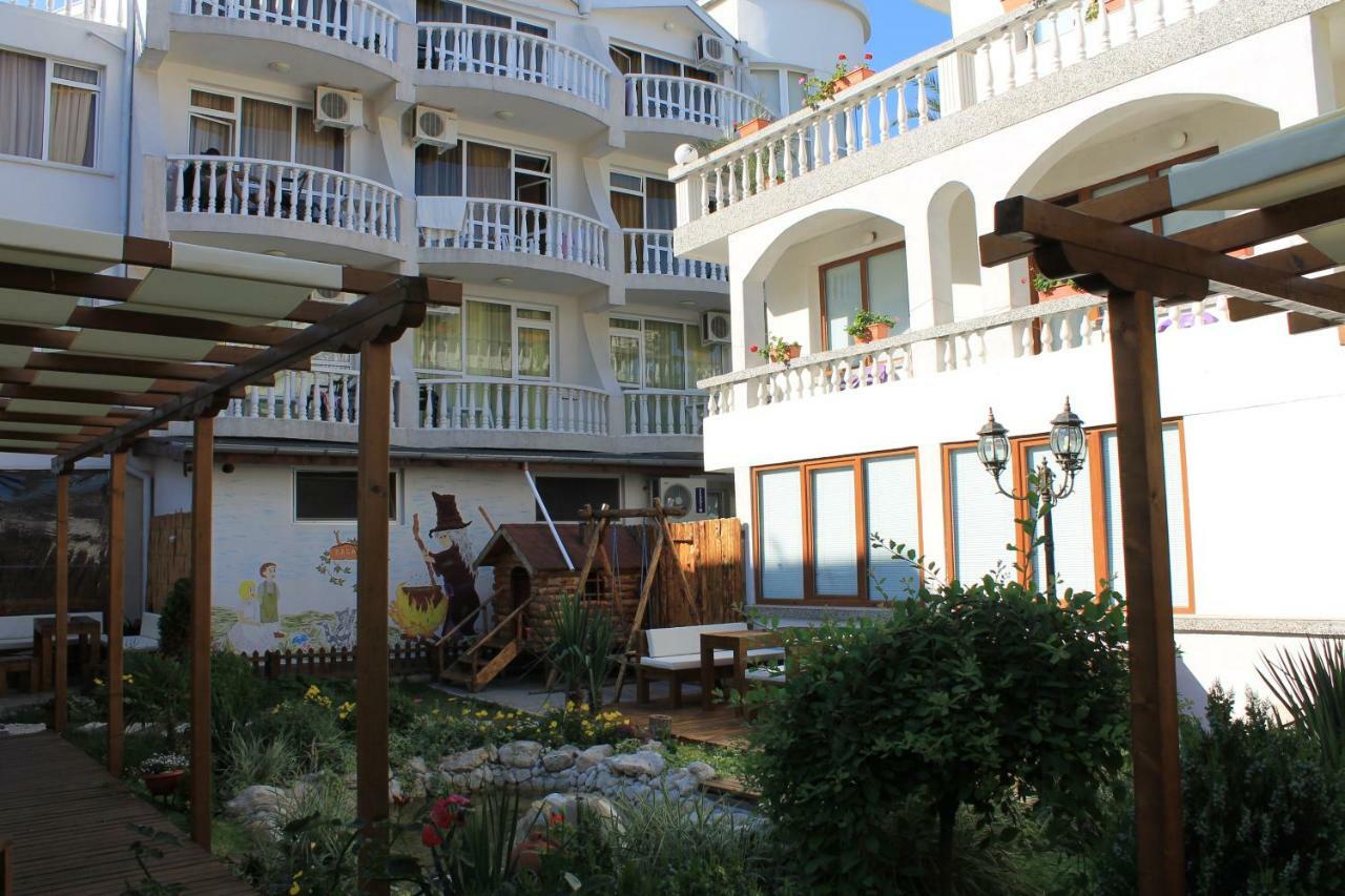 Hotel Yanis Lozenets Eksteriør billede